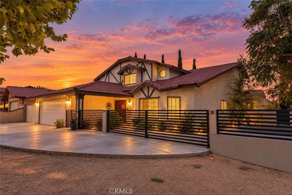 Property Photo:  1245 Magnolia Drive  CA 93535 