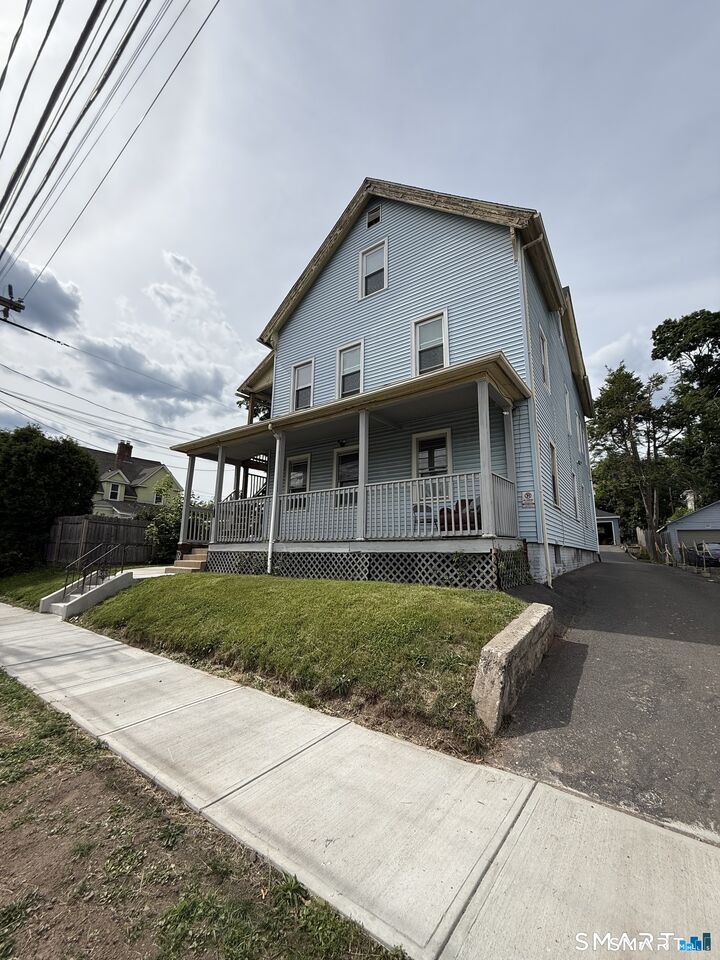 Property Photo:  125 Columbia Street  CT 06052 