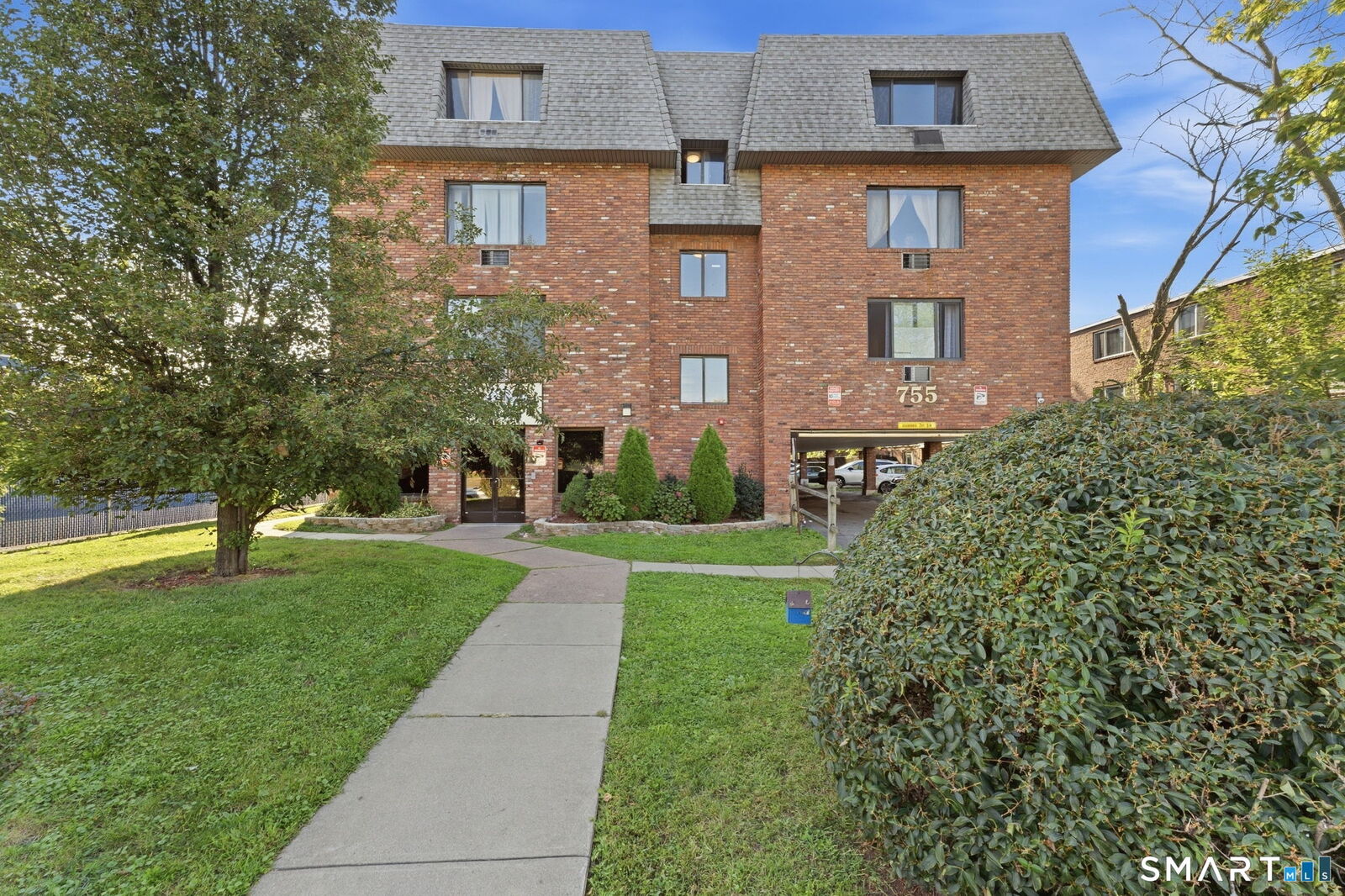 Property Photo:  755 Wethersfield Avenue C9  CT 06114 