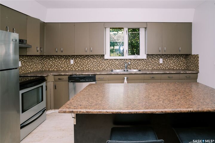 Property Photo:  306 Egbert Avenue  SK S7N 1X1 
