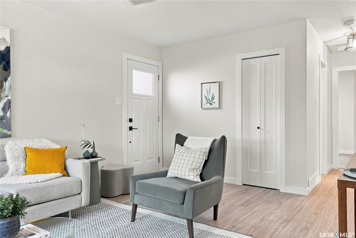 Property Photo: 3303 Miyo-Wâhkôhtowin Road SK S7L 4M2