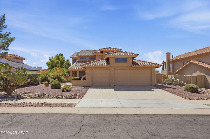 Property Photo:  1061 W Antelope Creek Way  AZ 85737 