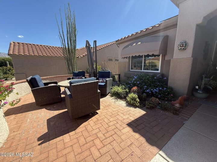Property Photo:  922 E Welton Drive  AZ 85755 