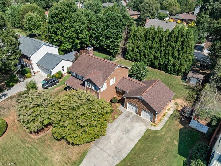 Property Photo: 3804 Oak Forest Drive NC 27265