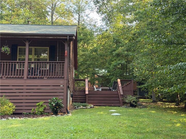 Property Photo: 411 Cabin Cove Lane NC 28654