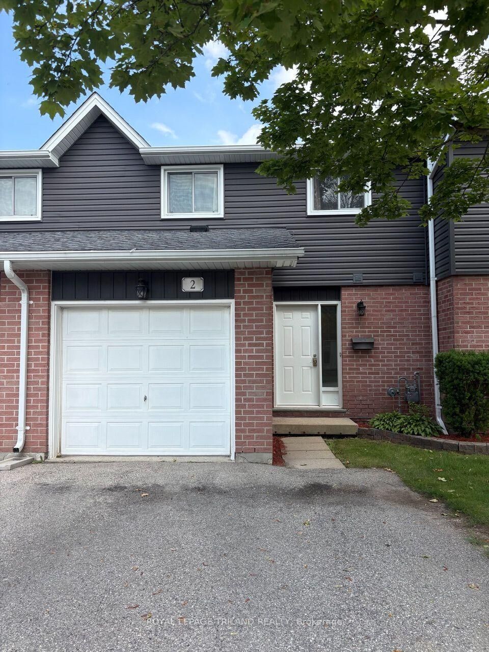 Property Photo:  131 Bonaventure Drive 2  ON N5V 4H8 