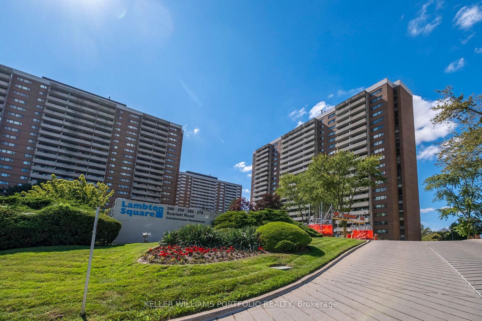 Property Photo:  260 Scarlett Road 101  ON M6N 4X6 