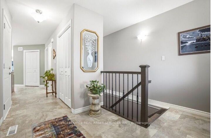 Property Photo:  5 Mavis Way  ON K8P 0G2 