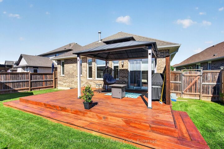 Property Photo:  108 Westlake Drive  ON N5P 0B7 