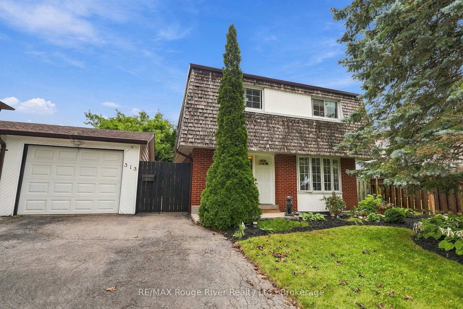 Property Photo: 313 Lupin Drive ON L1N 1Y5