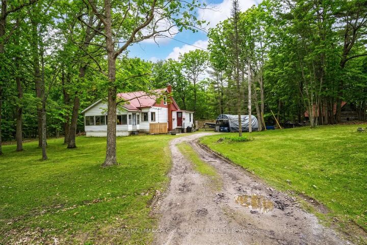 Property Photo: 1301 Honey Harbour Road ON L0K 1S0