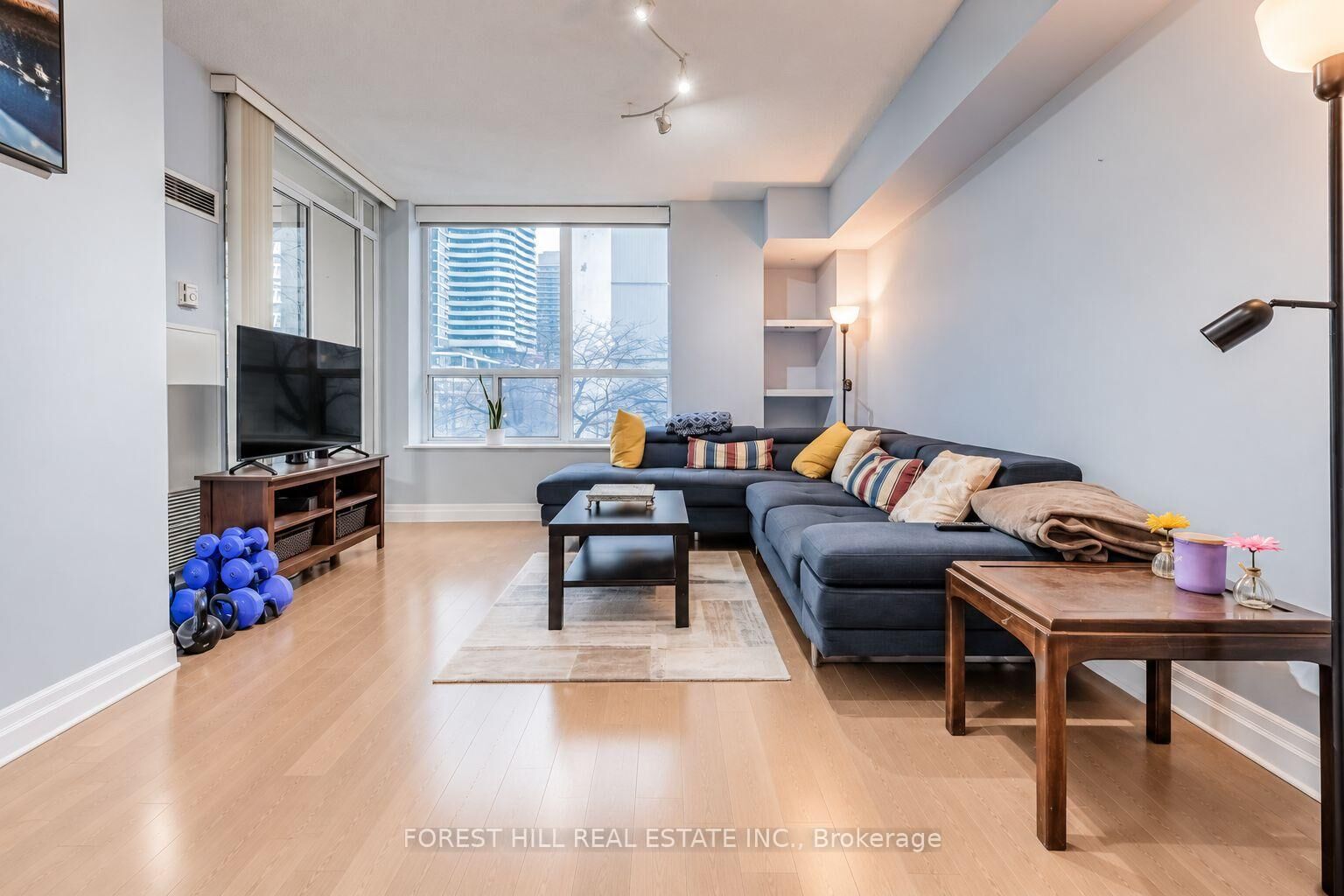 Property Photo:  70 Alexander Street 305  ON M4Y 3B6 