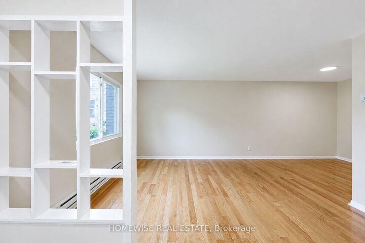 Property Photo:  1350 Winding Trail 40  ON L4Y 2T8 