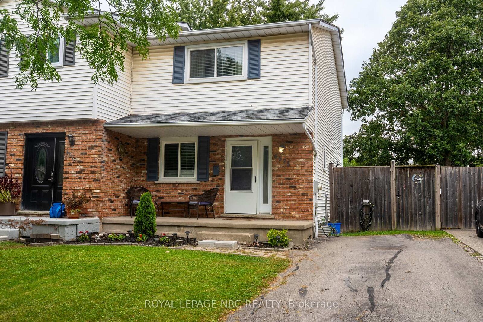 Property Photo:  6073 Wildrose Crescent  ON L2G 7T2 