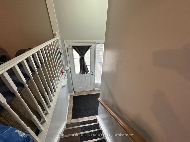 Property Photo:  28 Tara Crescent  ON L2V 4M1 