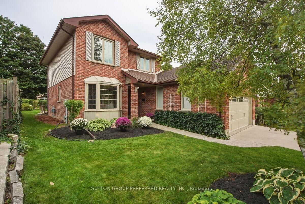 Property Photo:  668 Country Club Drive  ON N6C 5R1 