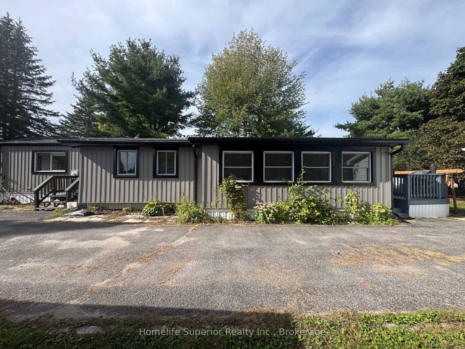 Property Photo: 35 Chandos Street ON K0L 1Z0