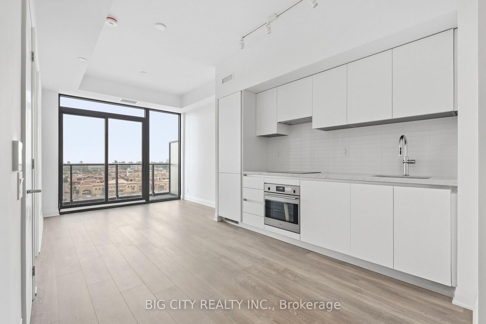 Property Photo: 25 Frederick Todd Way 1011 ON M4G 4E8