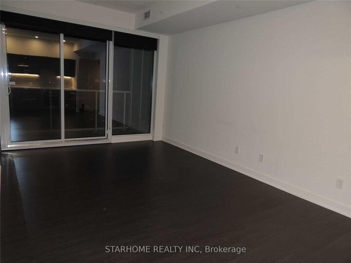 Property Photo:  19 Bathurst Street 3003  ON M5V 0N2 
