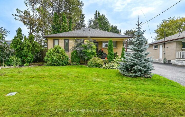 Property Photo:  1020 Wardman Crescent  ON L1N 3G9 