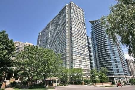Property Photo:  55 Elm Drive W 1008  ON L5B 3Z3 