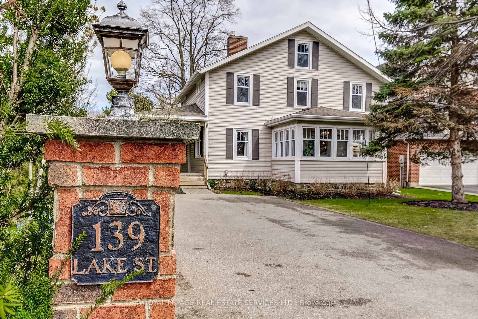 Property Photo:  139 Lake Street  ON L3M 4M6 