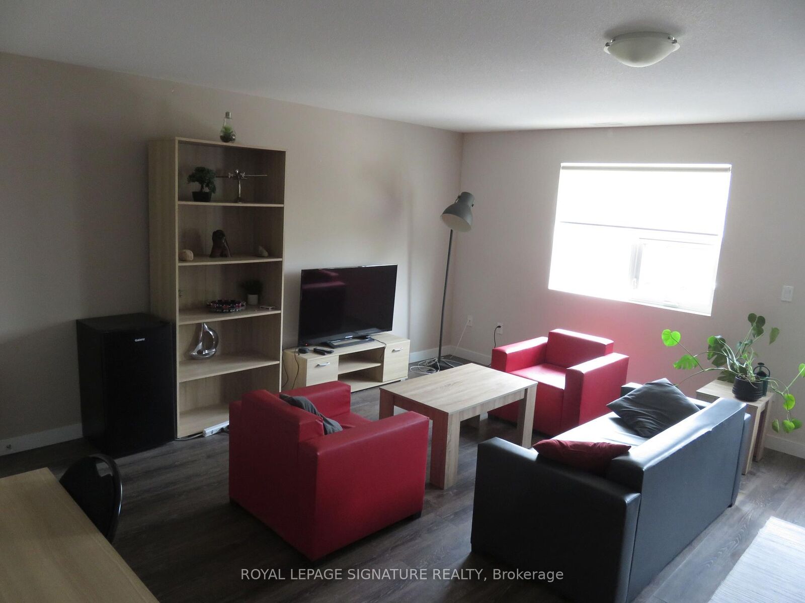 Property Photo:  288 Albert Street 216  ON N2L 3T8 