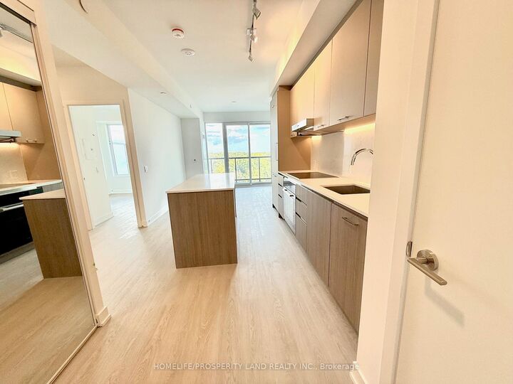 Property Photo:  8188 Yonge Street 814  ON L4J 1W5 