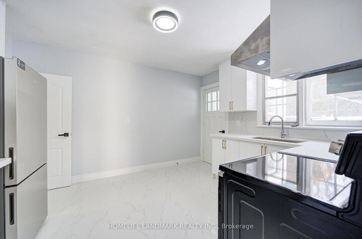 Property Photo:  119 Robinson Street  ON L3P 1P2 