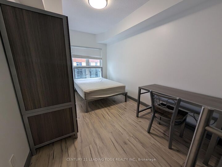 Property Photo:  258A Sunview Street E 1718  ON N2L 3V9 
