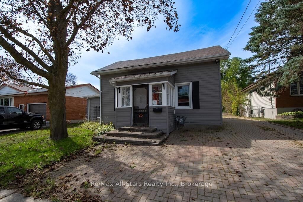 Property Photo:  23 Wolfe Street  ON K9V 2J3 