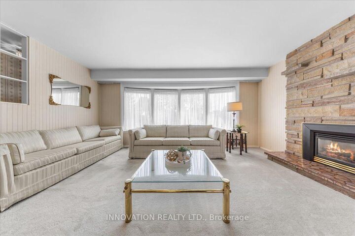 Property Photo:  25 Brent Avenue  ON K2G 3L1 