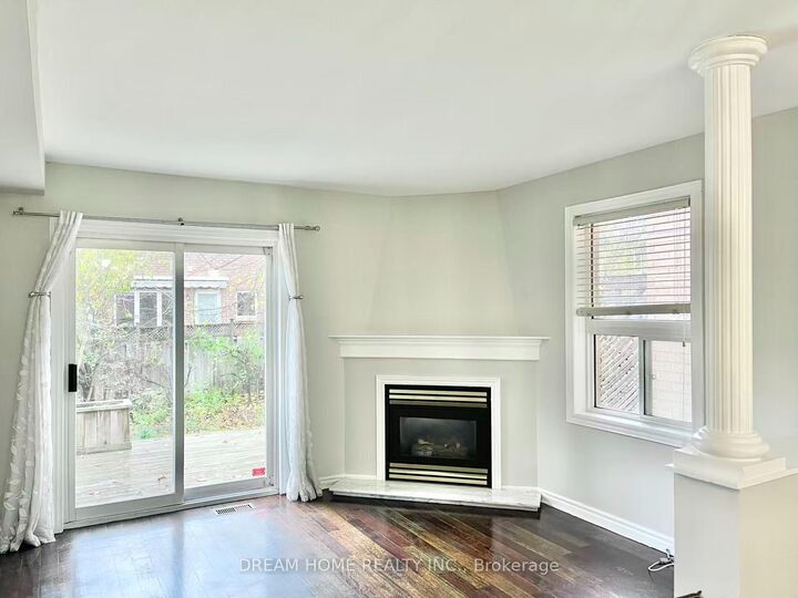 Property Photo: 137 Kimono Crescent ON L4S 2A5