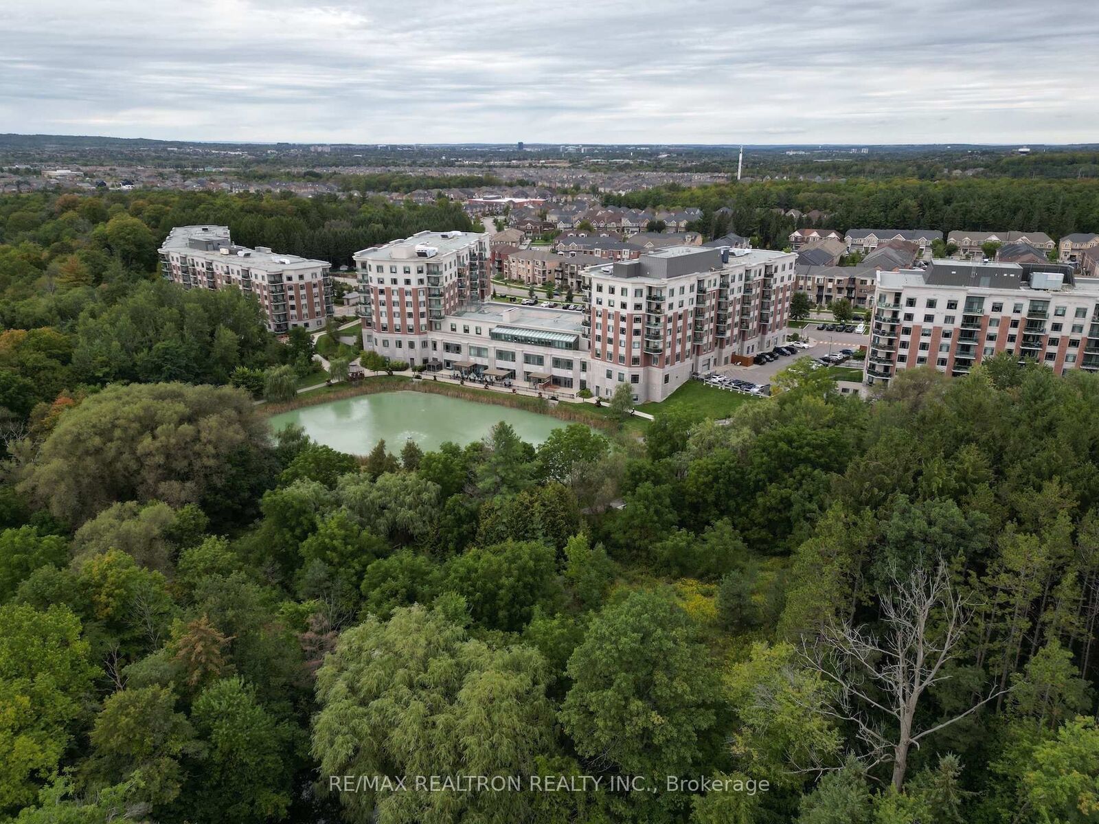 Property Photo:  400 William Graham Drive 208  ON L4G 1L7 