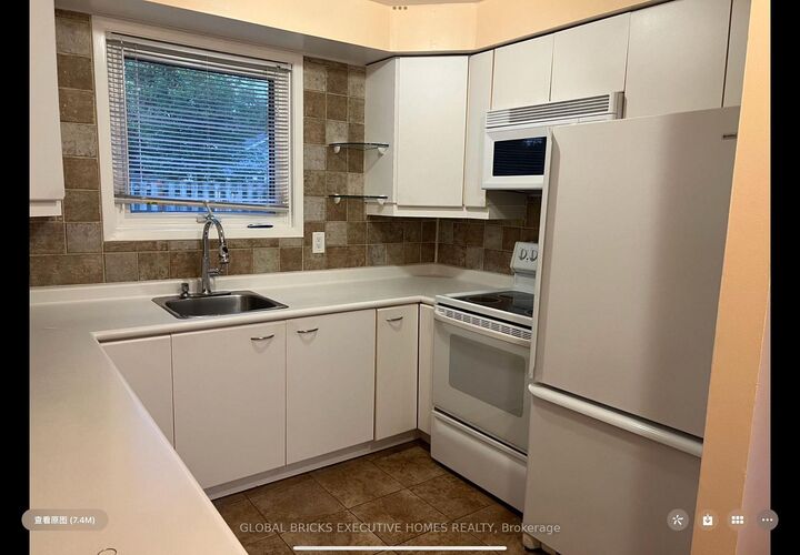 Property Photo:  5 Onslow Court Room#2  ON L6H 1J2 