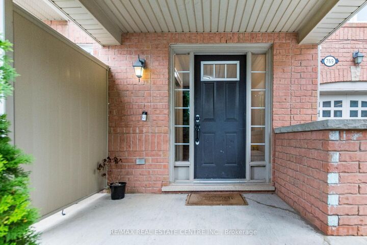 Property Photo:  769 Challinor Terrace  ON L9T 7V5 