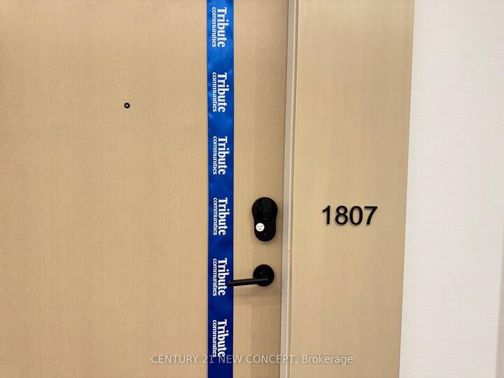 Property Photo:  280 Dundas Street W 1807  ON M5T 0E3 