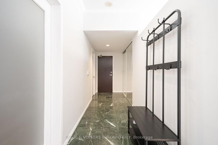Property Photo:  7 King Street E 1817  ON M5C 3C5 
