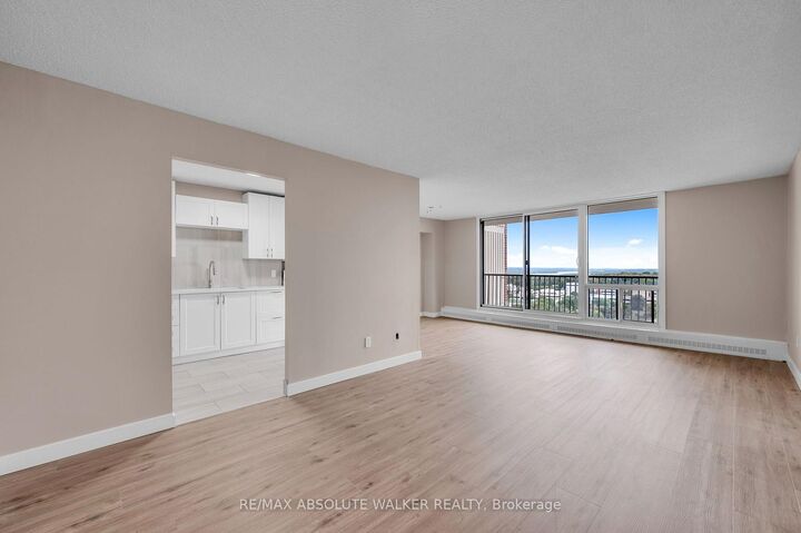 Property Photo:  665 Bathgate Drive 1709  ON K1K 3Y4 