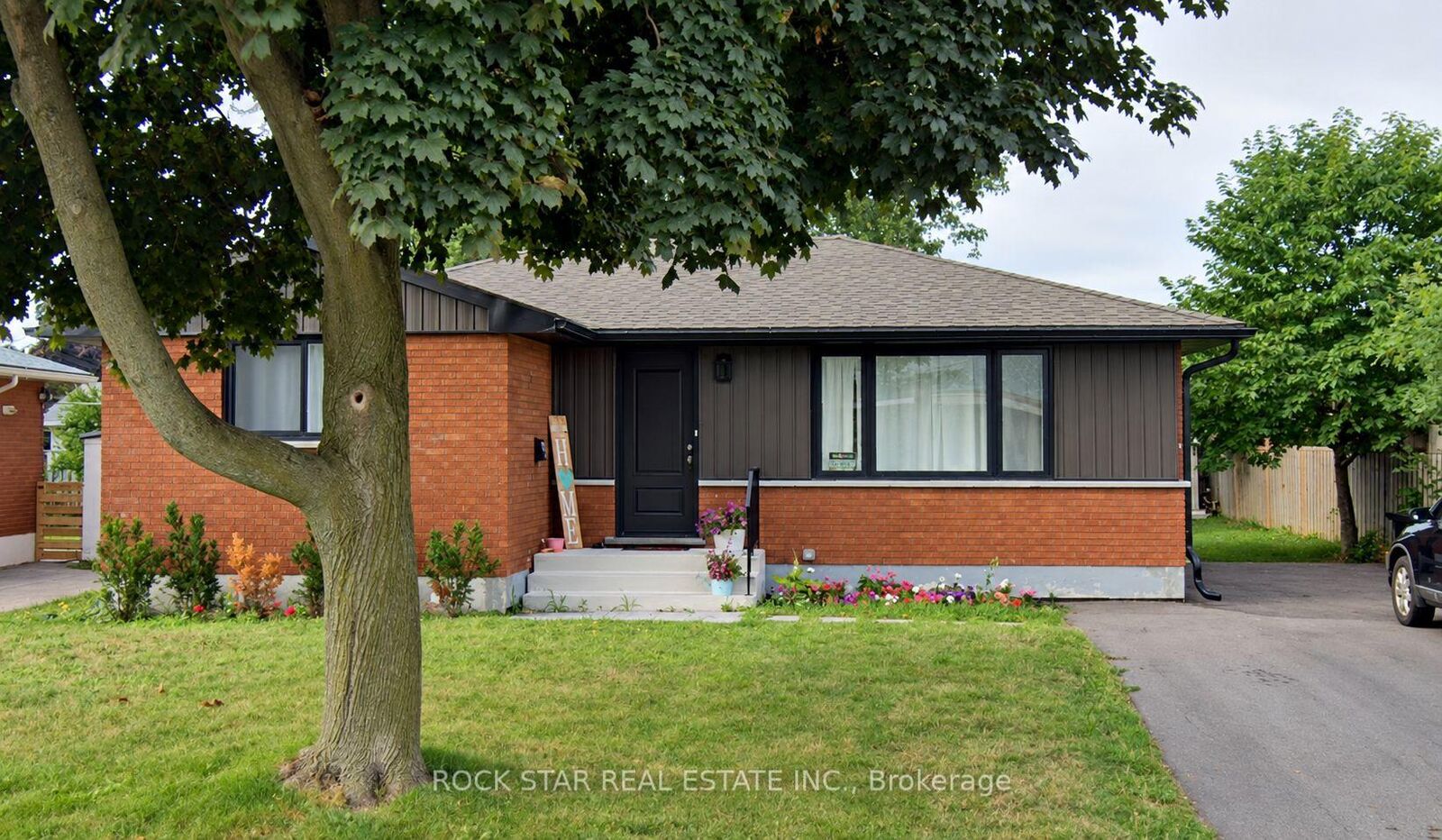 Property Photo: 69 Austin Drive Lower ON L8V 3V5