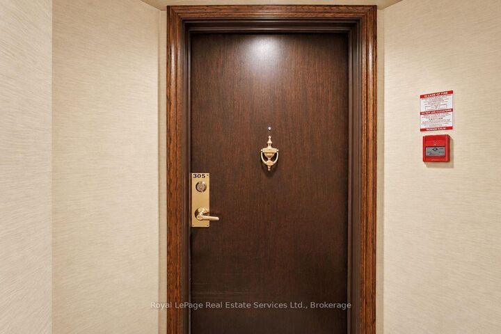 Property Photo:  221 Robinson Street 305  ON L6J 7N9 