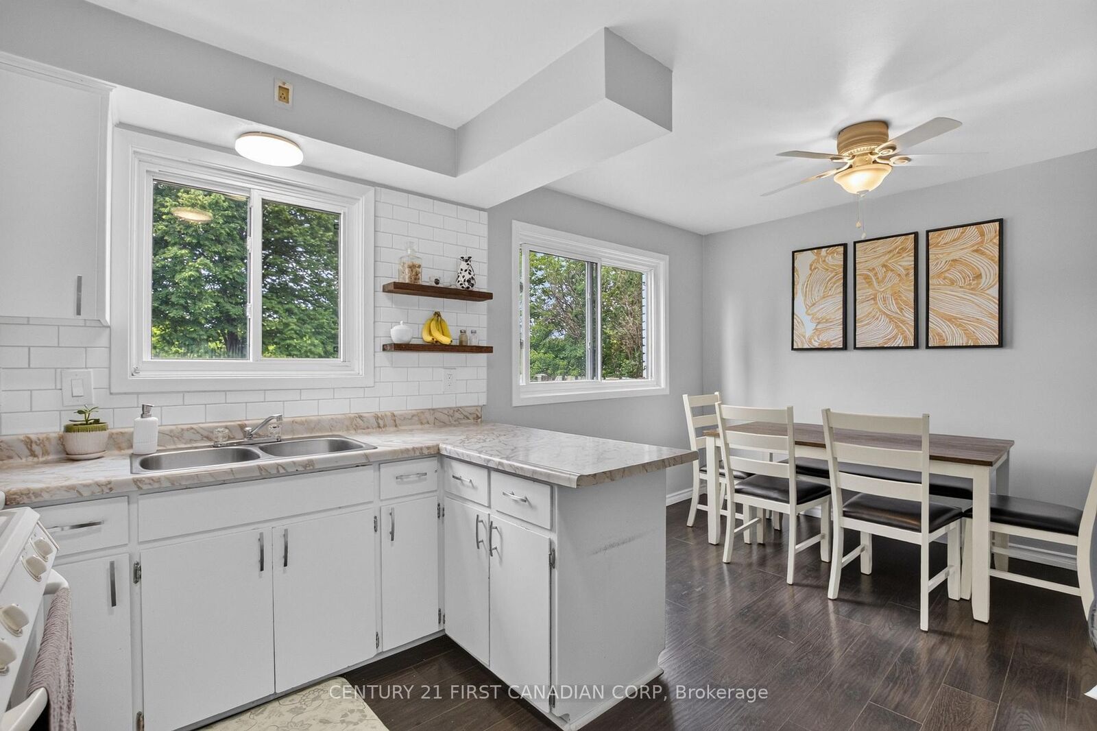 Property Photo: 44 Hammond Street ON N5P 2B7