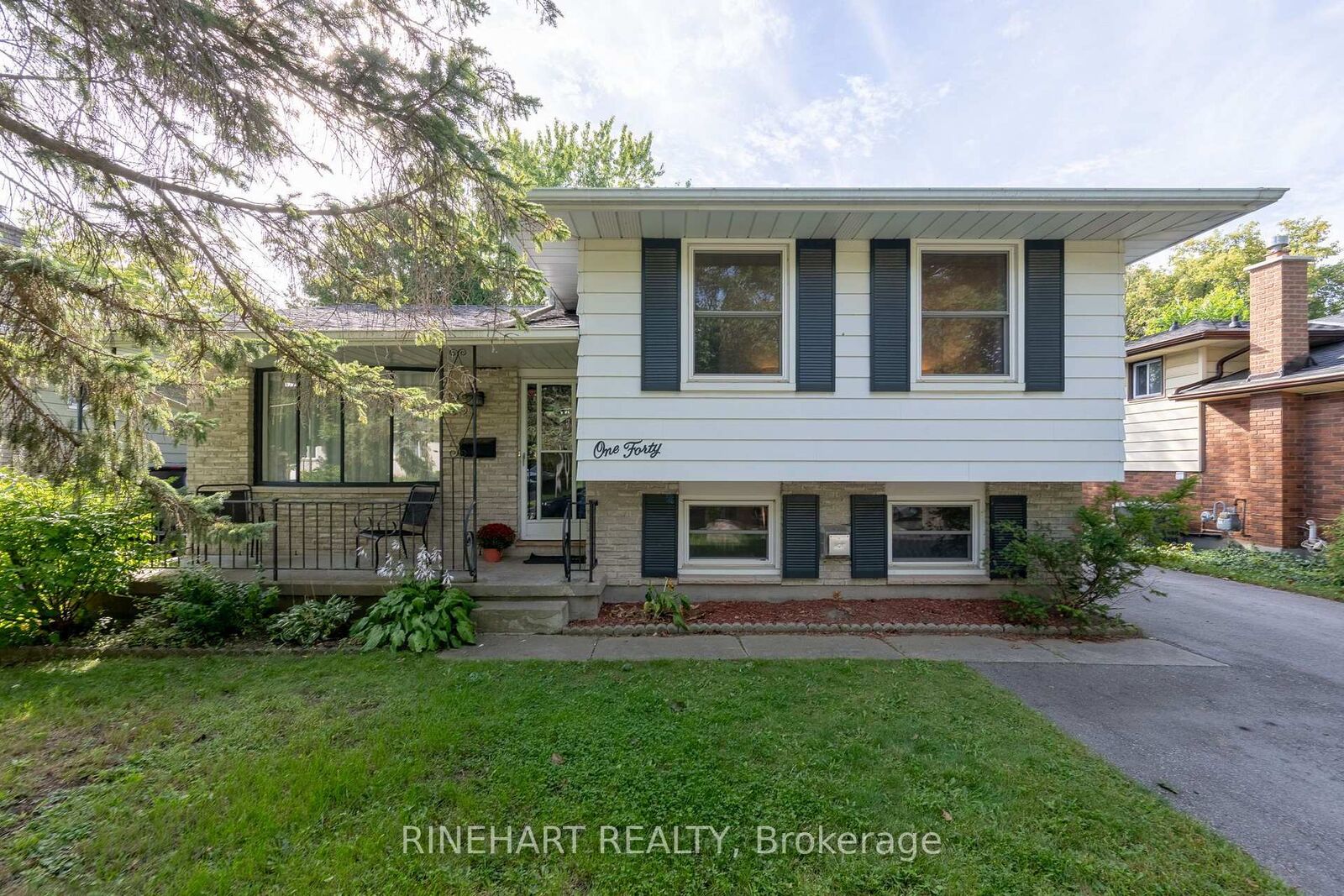 Property Photo: 140 Paperbirch Crescent ON N6G 1L7