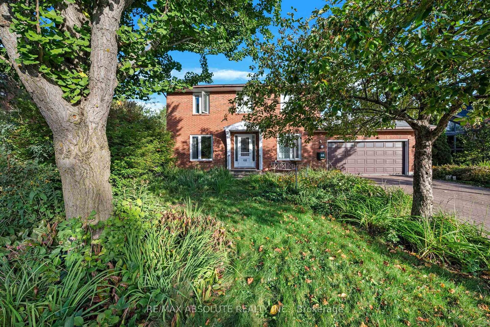 Property Photo:  68 Country Club Drive  ON K1V 9Y7 