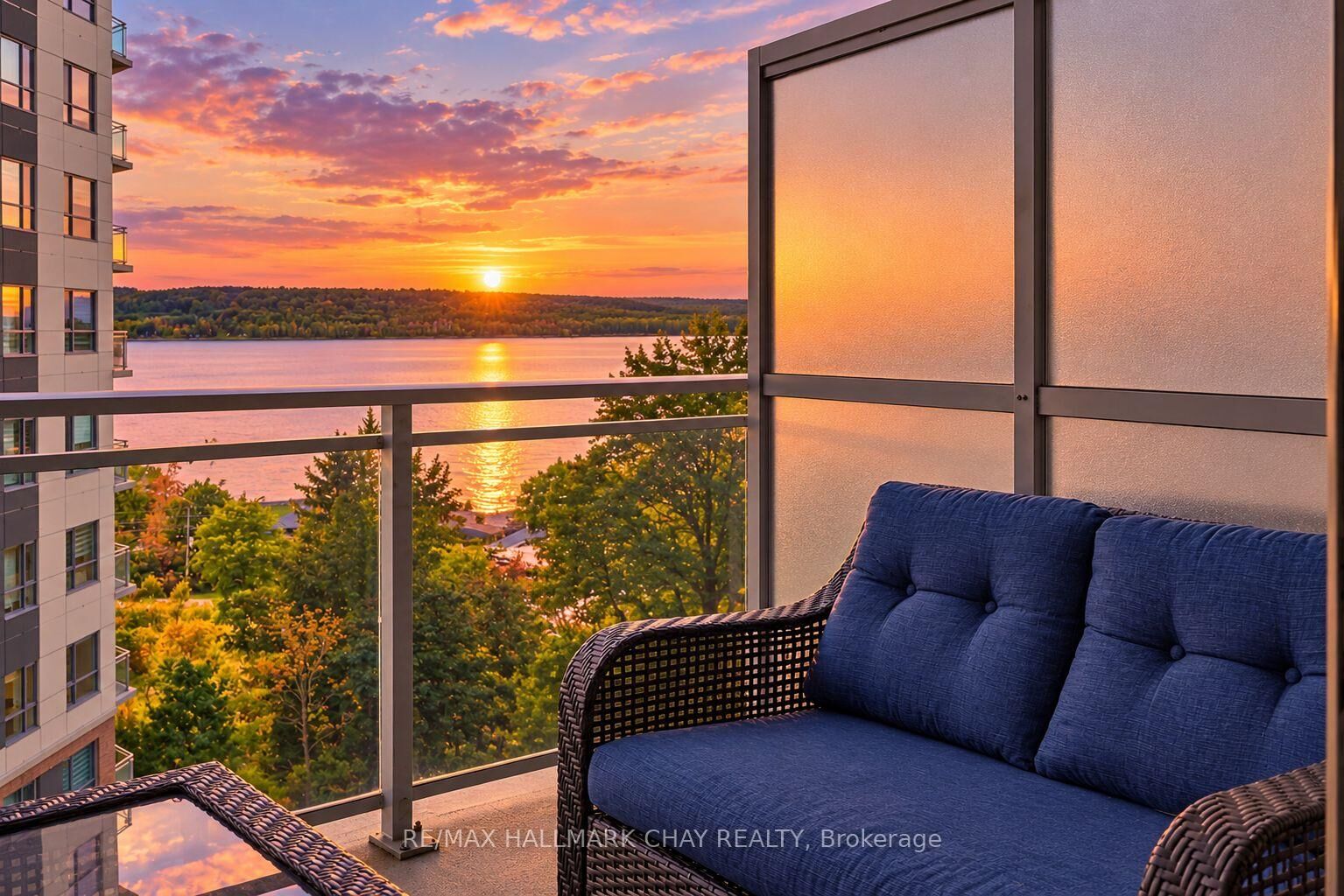 Property Photo:  58 Lakeside Terrace 819  ON L4M 0L5 
