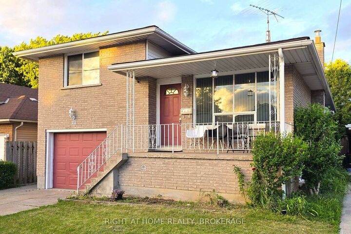 Property Photo:  20 Augusta Avenue  ON L2M 5R2 