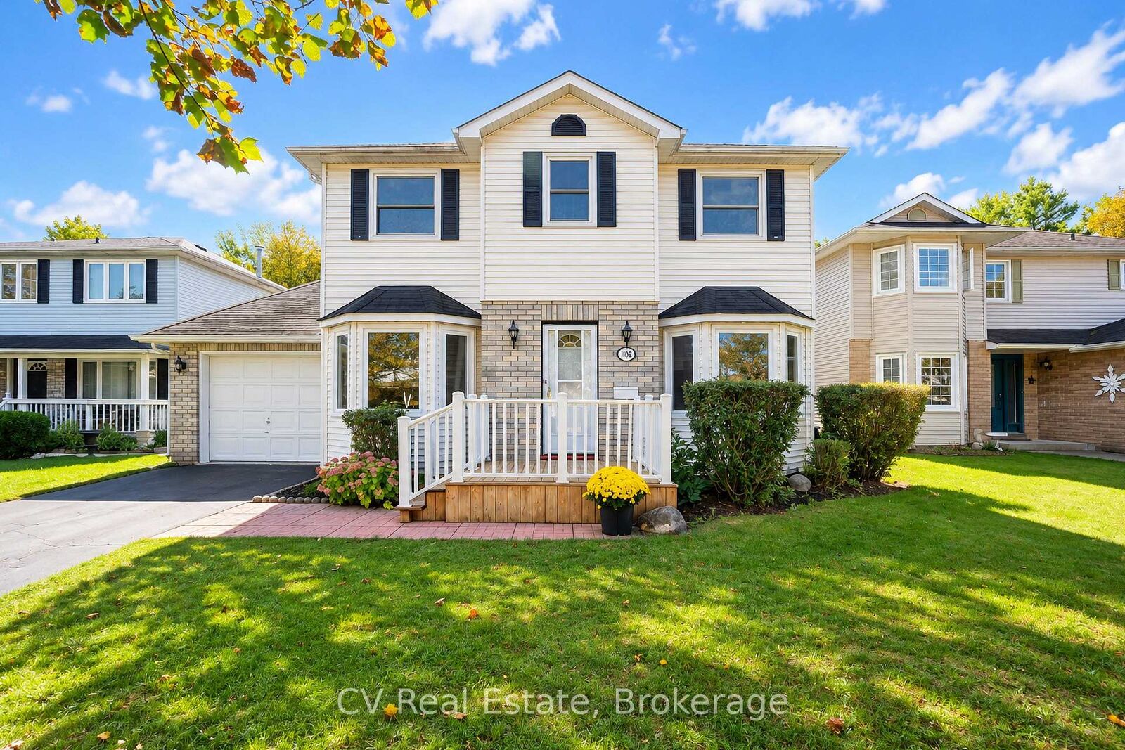 Property Photo:  1025 Maclean Street  ON L9S 1V8 