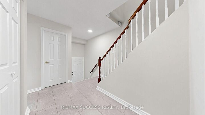Property Photo: 5536 Montevideo Road 44 ON L5N 2P4