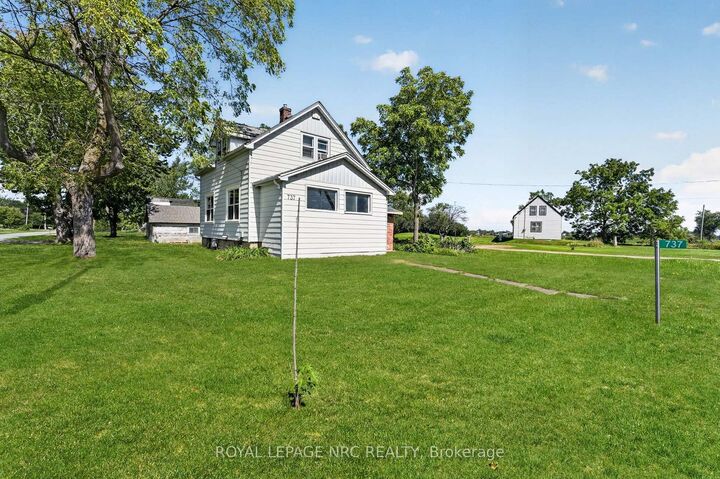 Property Photo:  737 Main Street W  ON L3K 5V4 
