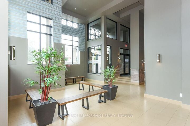 Property Photo:  429 Kent Street 518  ON K2P 1B5 